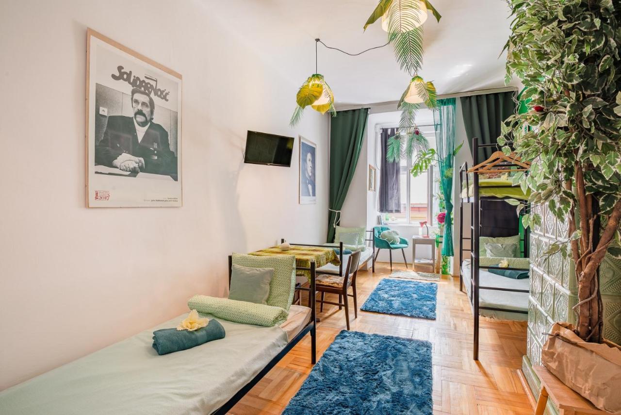 Kazimierz-Good Vibes Apartment For 7 People! คราคูฟ ภายนอก รูปภาพ