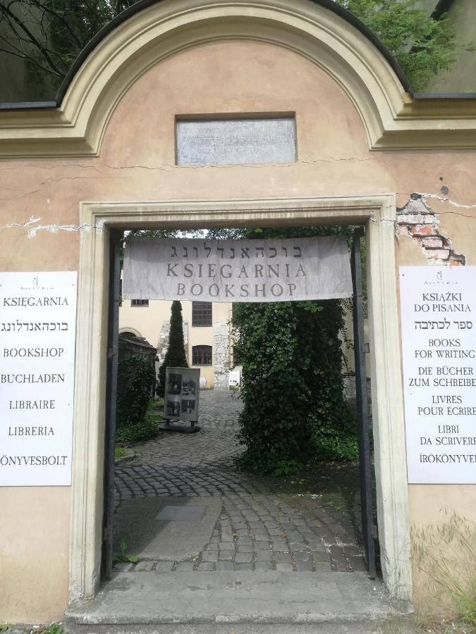 Kazimierz-Good Vibes Apartment For 7 People! คราคูฟ ภายนอก รูปภาพ